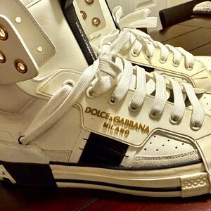 DOLCE & GABBANA HIGH TOP MENS WHITE SNEAKERS WITH GOLD TRIM